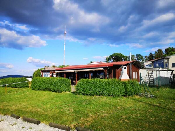 Vereinsheim des Aeroclub Dinkelsbühl-Sinbronn EDND