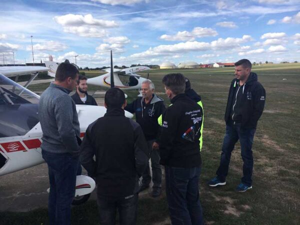 Ausbildung am Flugplatz EDND mit unserem Fluglehrer