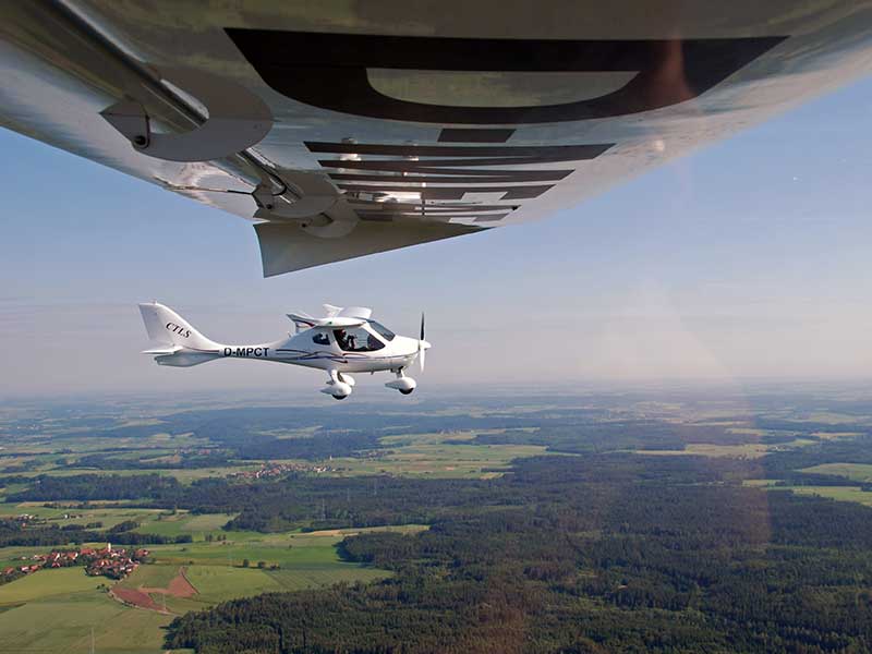 Ultraleichtflugzeug des Flugplatz Dinkelsbühl-Sinbronn EDND