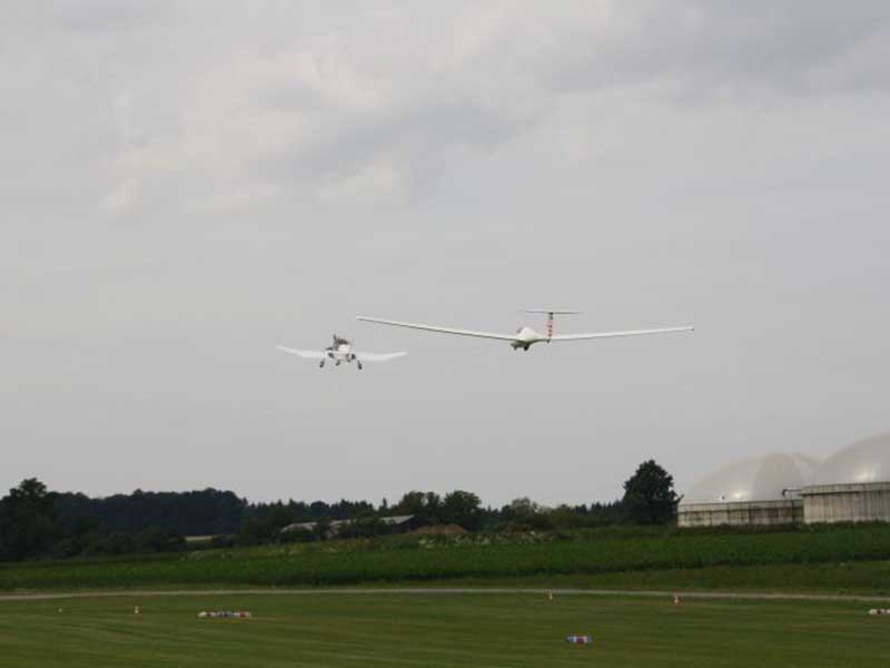 abhebende Flugzeuge vom Flugplatz Dinkelsbühl-Sinbronn EDND